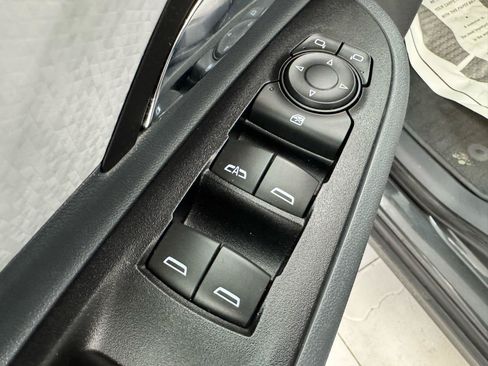 Used 2020 Chevrolet Bolt LT FWD image 11