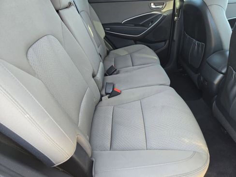 Used 2017 Hyundai Santa Fe Sport image 19