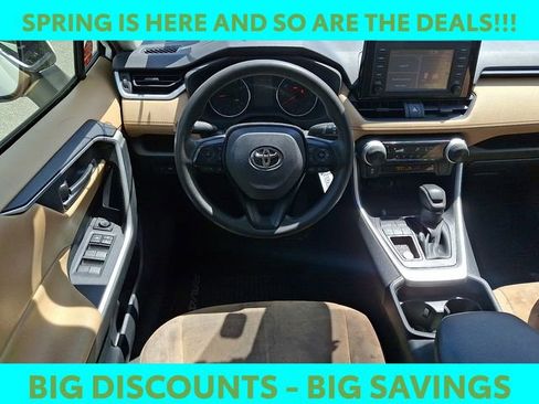 Used 2019 Toyota RAV4 LE image 11