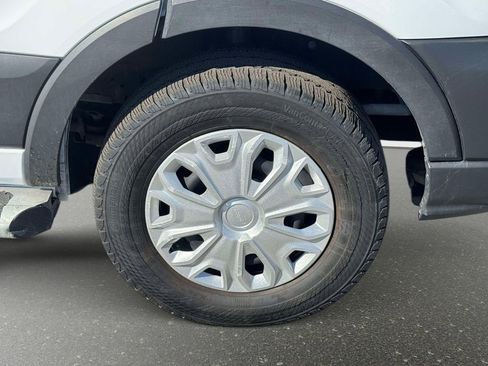 Used 2023 Ford Transit 250 Base image 7