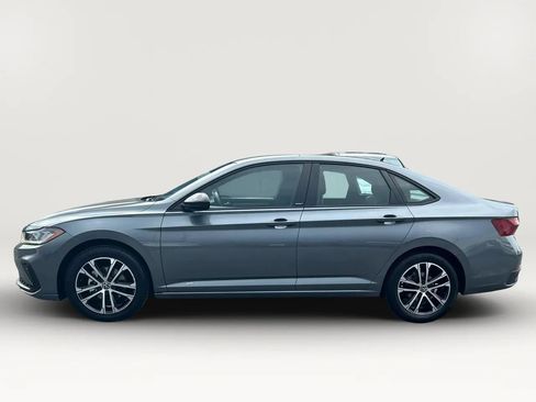 Used 2025 Volkswagen Jetta Sport FWD image 4