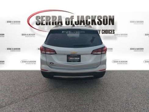 Used 2022 Chevrolet Equinox LT FWD image 8