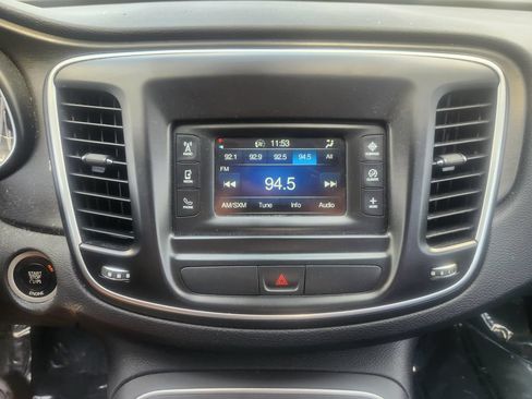 Used 2015 Chrysler 200 Limited w/ Convenience Group FWD image 17