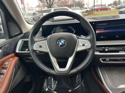Used 2023 BMW X7 xDrive40i w/ Executive Package image 16