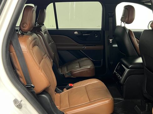 Used 2020 Lincoln Aviator Reserve w/ Elements Package Plus AWD/4WD image 35