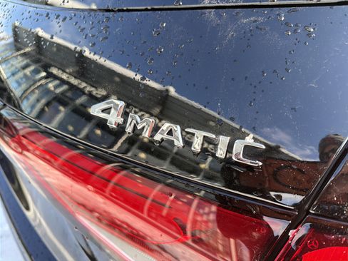 Certified 2025 Mercedes-Benz GLC 300 4MATIC image 8