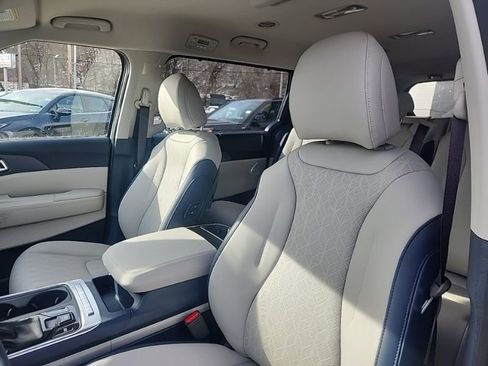 New 2026 Kia Carnival EX FWD image 30