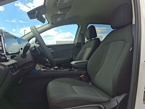 Used 2023 Kia Sportage LX AWD/4WD image 13