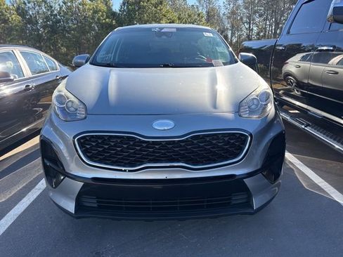 Used 2020 Kia Sportage LX image 2
