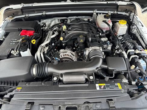 Used 2024 Jeep Gladiator Sport AWD/4WD image 48