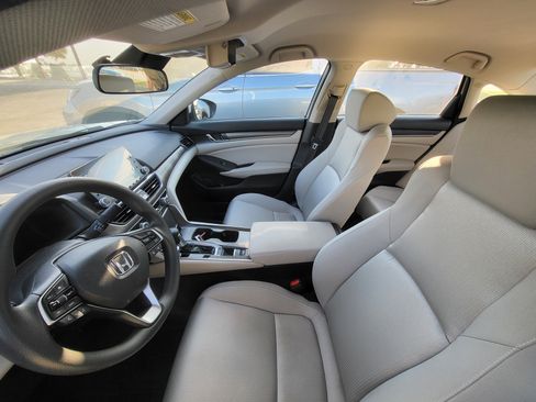 Used 2018 Honda Accord LX image 10