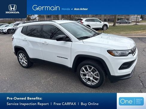 Used 2023 Jeep Compass Latitude AWD/4WD image 6