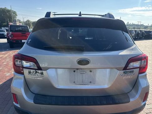 Used 2017 Subaru Outback 2.5i Limited AWD/4WD image 9