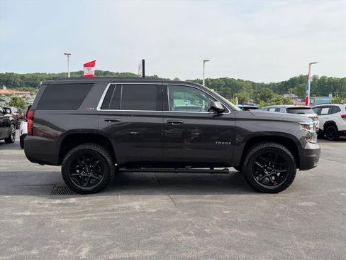 Used 2017 Chevrolet Tahoe LT AWD/4WD image 3