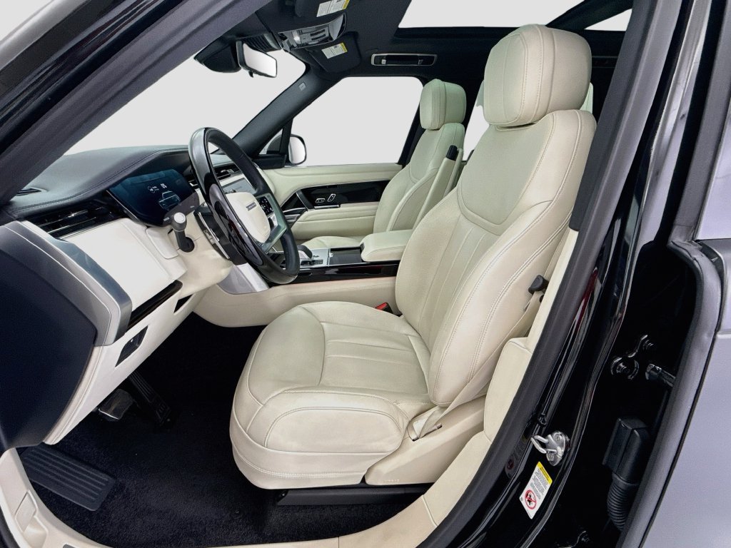 Used 2025 Land Rover Range Rover SE AWD/4WD image 18