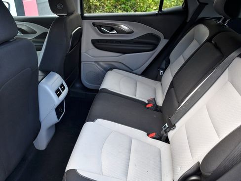 Used 2023 GMC Terrain SLE w/ Driver Convenience Package image 10