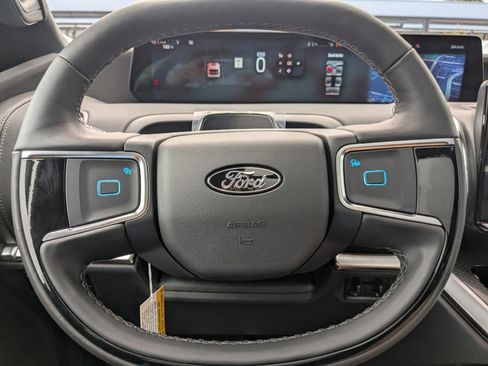 Used 2025 Ford Expedition Platinum w/ Stealth Performance Package AWD/4WD image 30