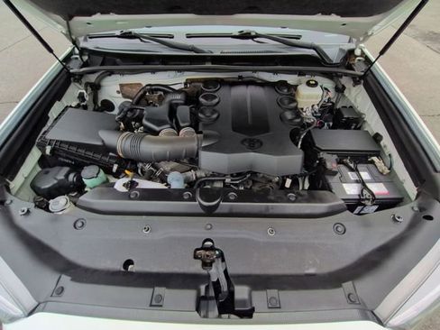 Used 2020 Toyota 4Runner TRD Off-Road Premium image 29