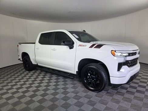 Used 2023 Chevrolet Silverado 1500 RST w/ Convenience Package II AWD/4WD image 2
