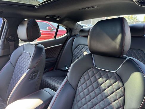 Used 2024 Genesis G70 3.3T Advanced w/ Sport Prestige Package image 17