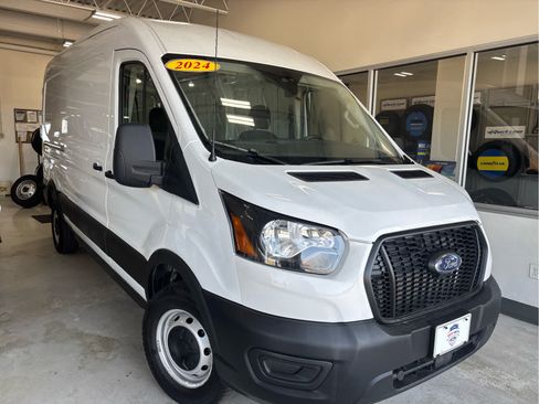 Used 2024 Ford Transit 250 148 Medium Roof RWD image 3