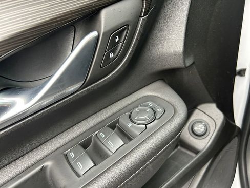 Used 2022 GMC Terrain SLE w/ Driver Convenience Package image 23