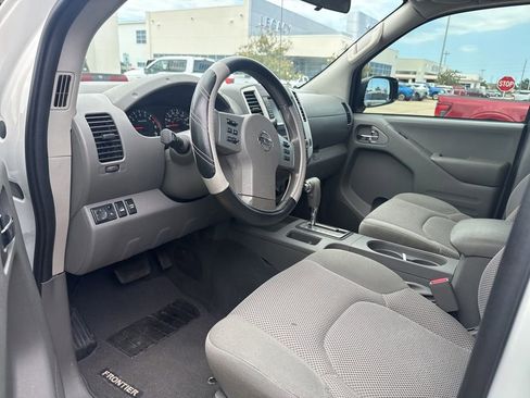 Used 2019 Nissan Frontier SV AWD/4WD image 9