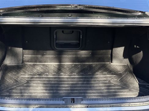 Used 2023 Lexus ES 300h Ultra Luxury image 21