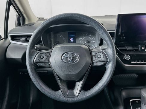 Used 2025 Toyota Corolla LE image 17