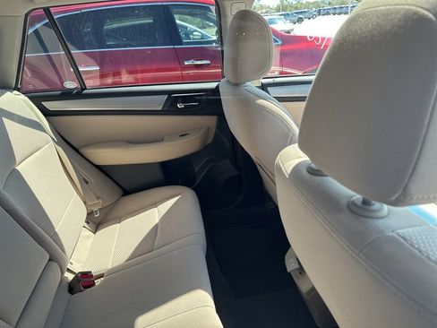Used 2019 Subaru Outback 2.5i Premium image 17