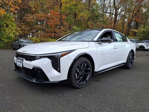 New 2025 Kia K4 GT-Line Turbo image 2