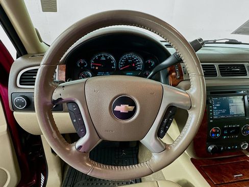 Used 2010 Chevrolet Suburban LTZ AWD/4WD image 12