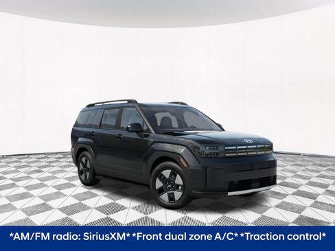 Used 2026 Hyundai Santa Fe SEL FWD image 2
