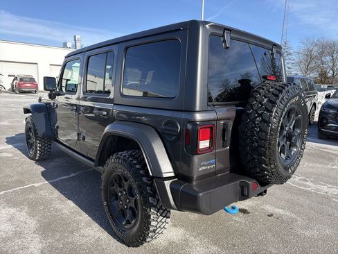 Used 2023 Jeep Wrangler Unlimited w/ Cold Weather Group image 3