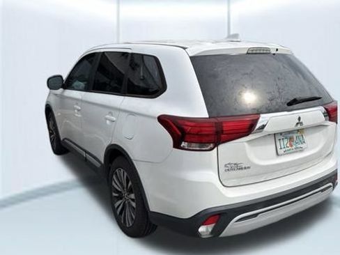 Used 2020 Mitsubishi Outlander ES FWD image 2