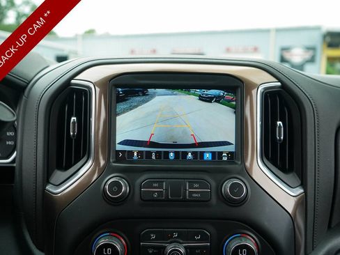 Used 2022 Chevrolet Silverado 2500 High Country w/ Z71 Off-Road Package AWD/4WD image 11