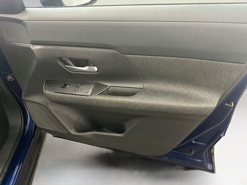 Used 2025 Nissan Kicks SV AWD/4WD image 32