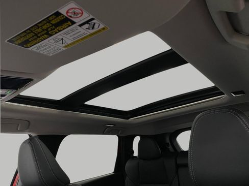 New 2025 Mitsubishi Outlander SE image 32