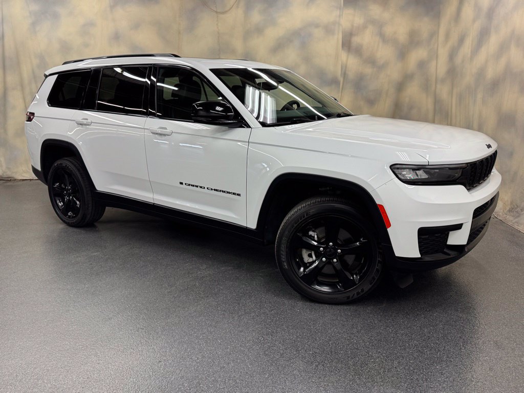 Used 2024 Jeep Grand Cherokee L Altitude AWD/4WD image 8