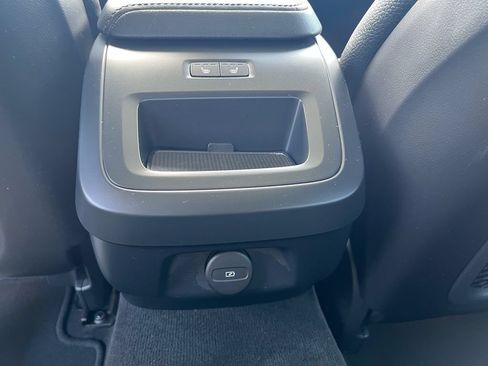 Certified 2025 Volvo S60 B5 Plus AWD/4WD image 23