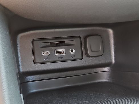 Used 2023 Chevrolet Equinox RS AWD/4WD image 24
