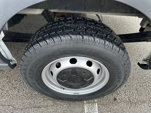 Used 2018 Ford Transit 250 130 Low Roof image 6