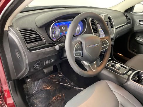 Used 2023 Chrysler 300 Touring w/ Sport Appearance Package image 10