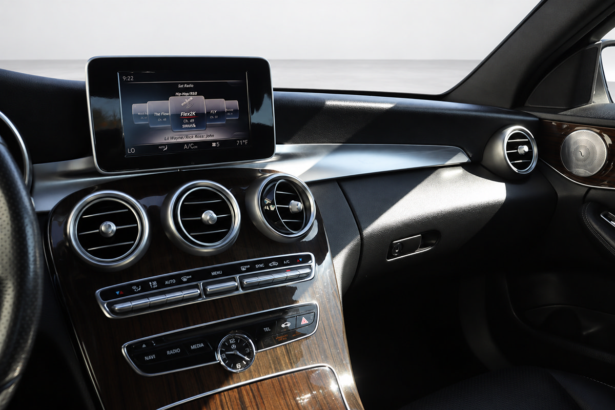 Used 2018 Mercedes-Benz C 300 4MATIC Sedan w/ Premium Package image 30