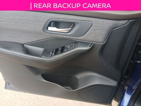 Used 2022 Nissan Rogue SV image 11