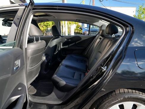 Used 2015 Honda Accord Touring image 18