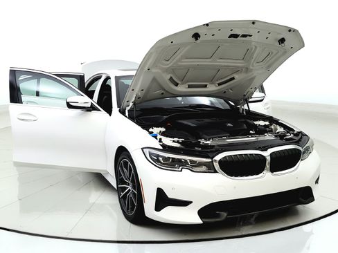 Used 2021 BMW 330i Sedan w/ Convenience Package RWD image 9