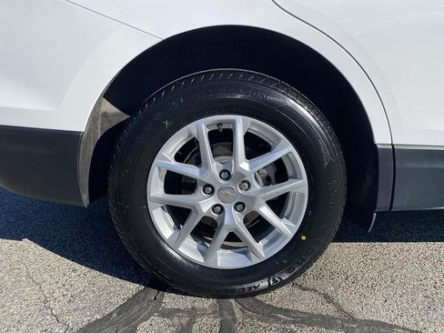Used 2024 Chevrolet Equinox LS w/ Driver Confidence II Package AWD/4WD image 27