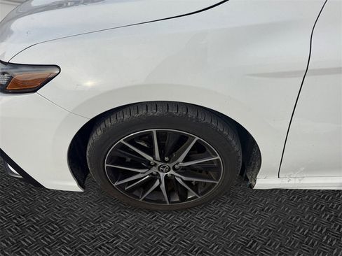 Used 2023 Toyota Camry SE image 8