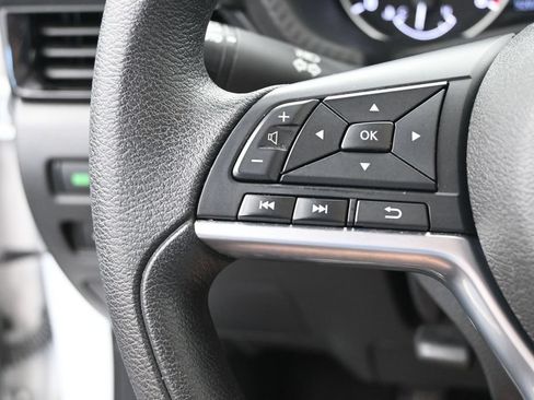 Used 2024 Nissan Sentra SV FWD image 27